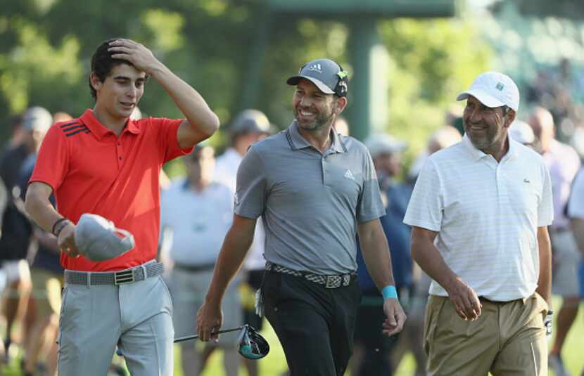 Joaquín Niemann (izq.) junto a Sergio García (centro.) Foto Getty Images