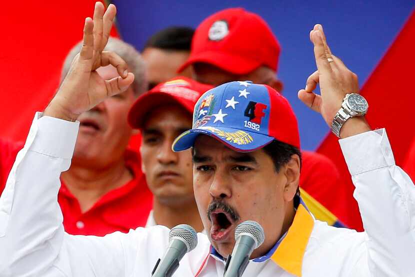 El mandatario de Venezuela Nicolás Maduro da un discurso en el centro de Caracas, el 23 de...