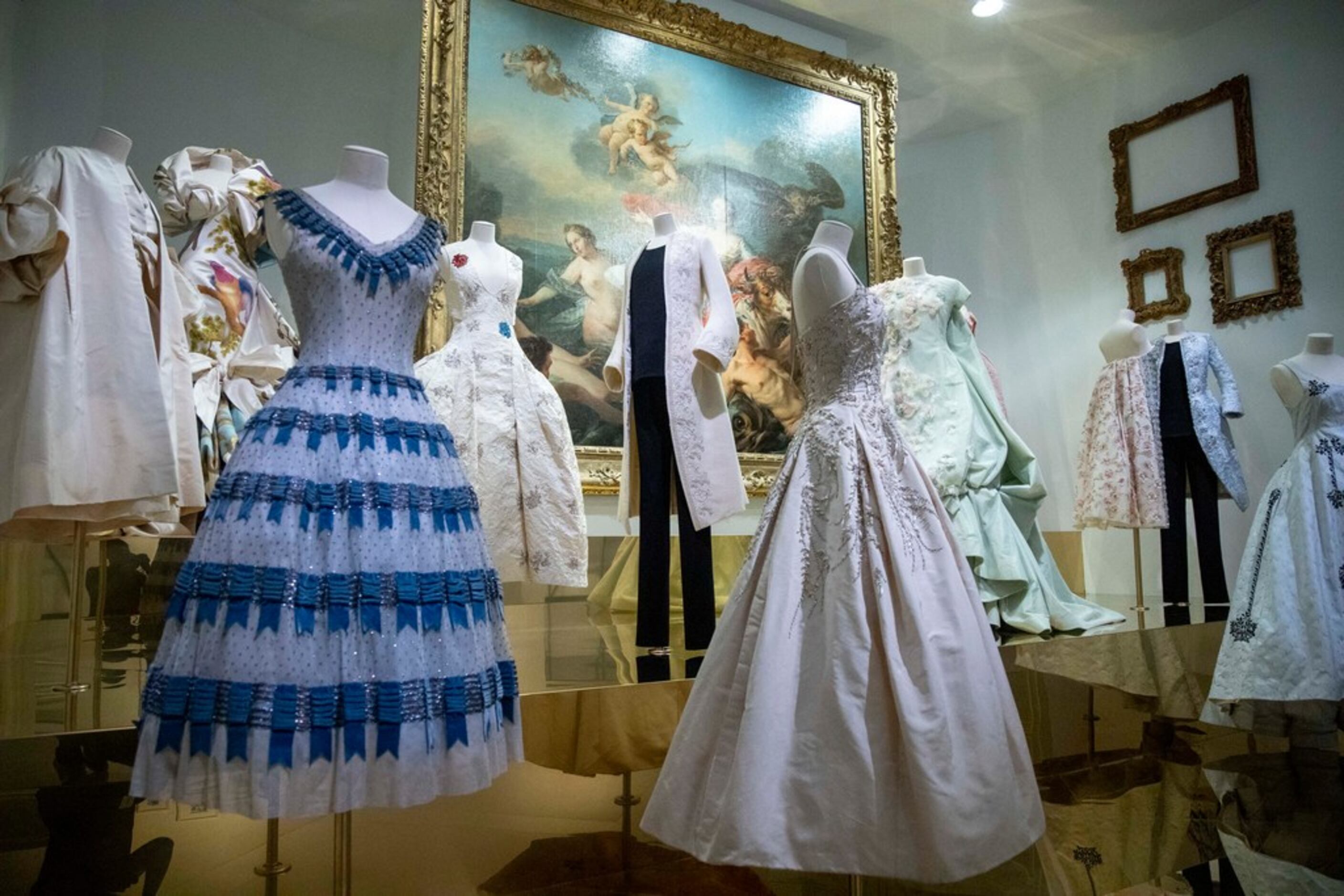 Dior Exhibition to Open at Dallas Museum of Art