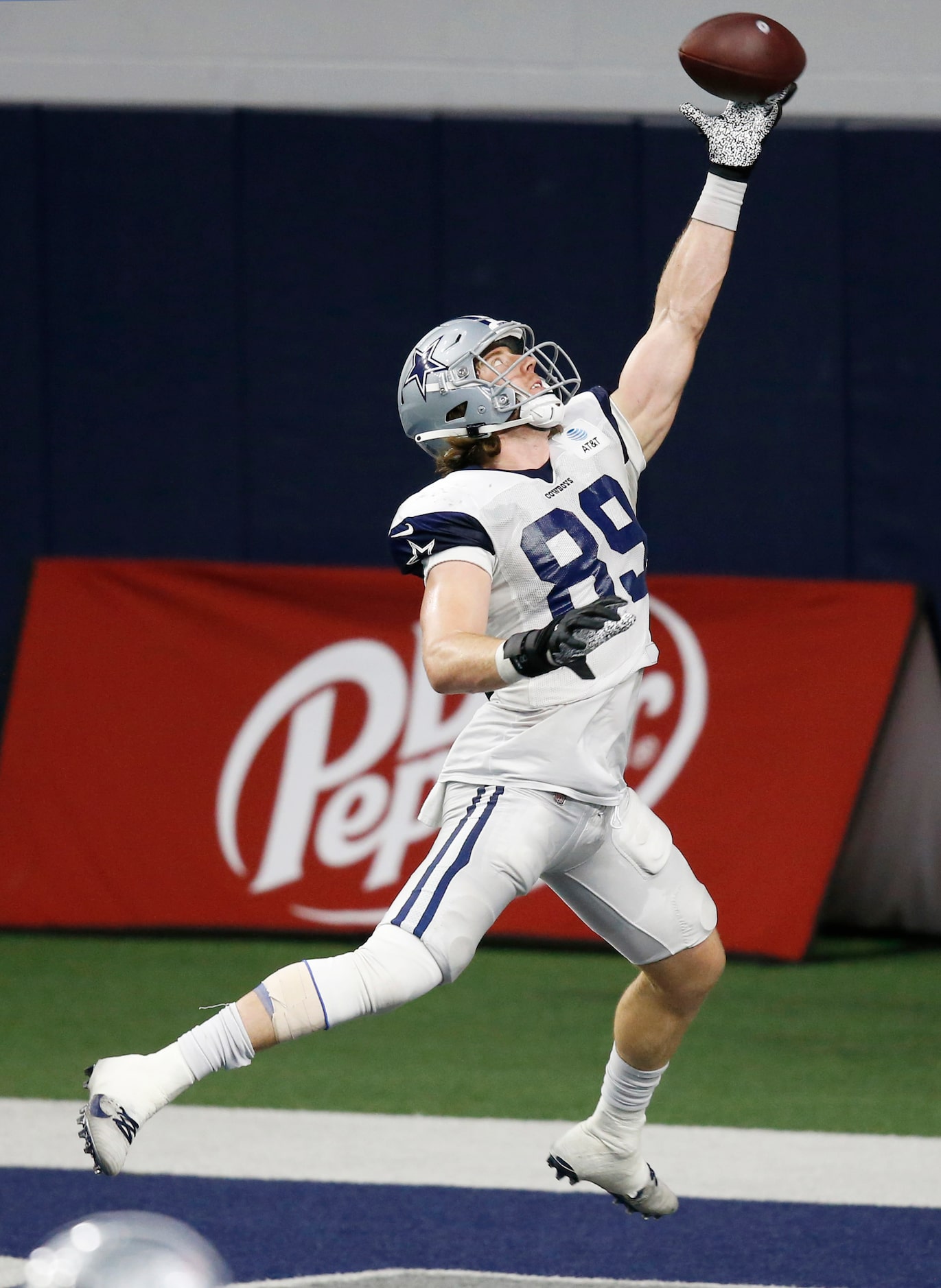 Dallas Cowboys tight end Blake Jarwin (89) tips the ball to himself before catching it in...