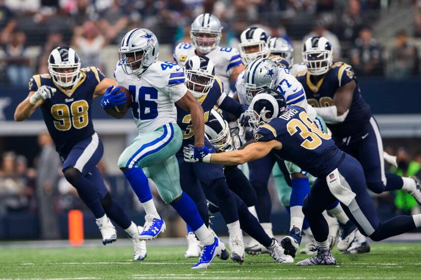 Dallas Cowboys running back Alfred Morris (46) breaks away for a long run during the second...