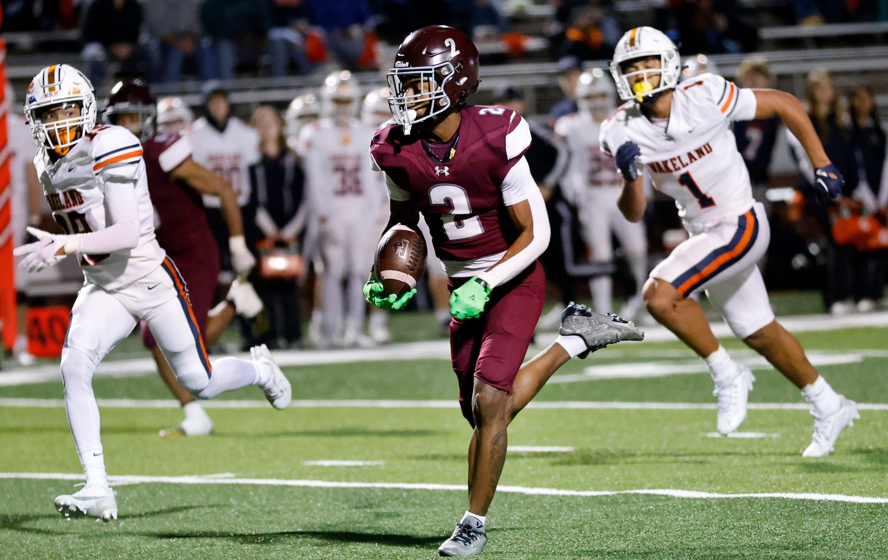 Mansfield Timberview wide receiver Tyler Madison (2) breaks away for a long touchdown run...