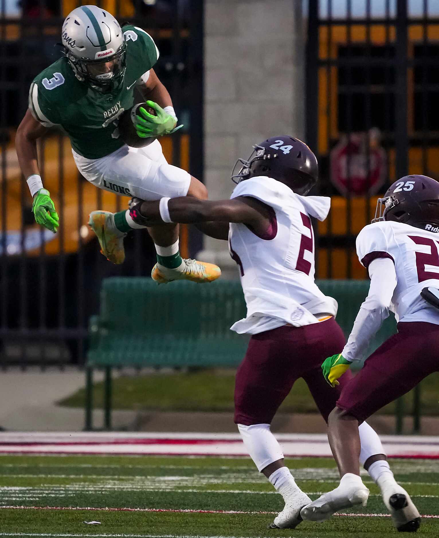 Frisco Reedy running back Dennis Moody (3) tries to leap past Mansfield Timberview’s ...