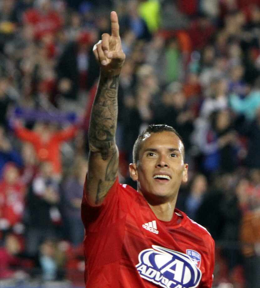 FC Dallas' Blas Perez (7) acknowledges a loud ovation from a near capacity crowd of FC...