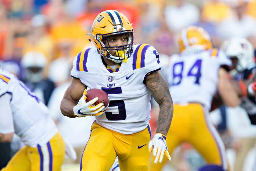 BATON ROUGE, LA - OCTOBER 14:  Derrius Guice #5 of the LSU Tigers runs the ball during a...