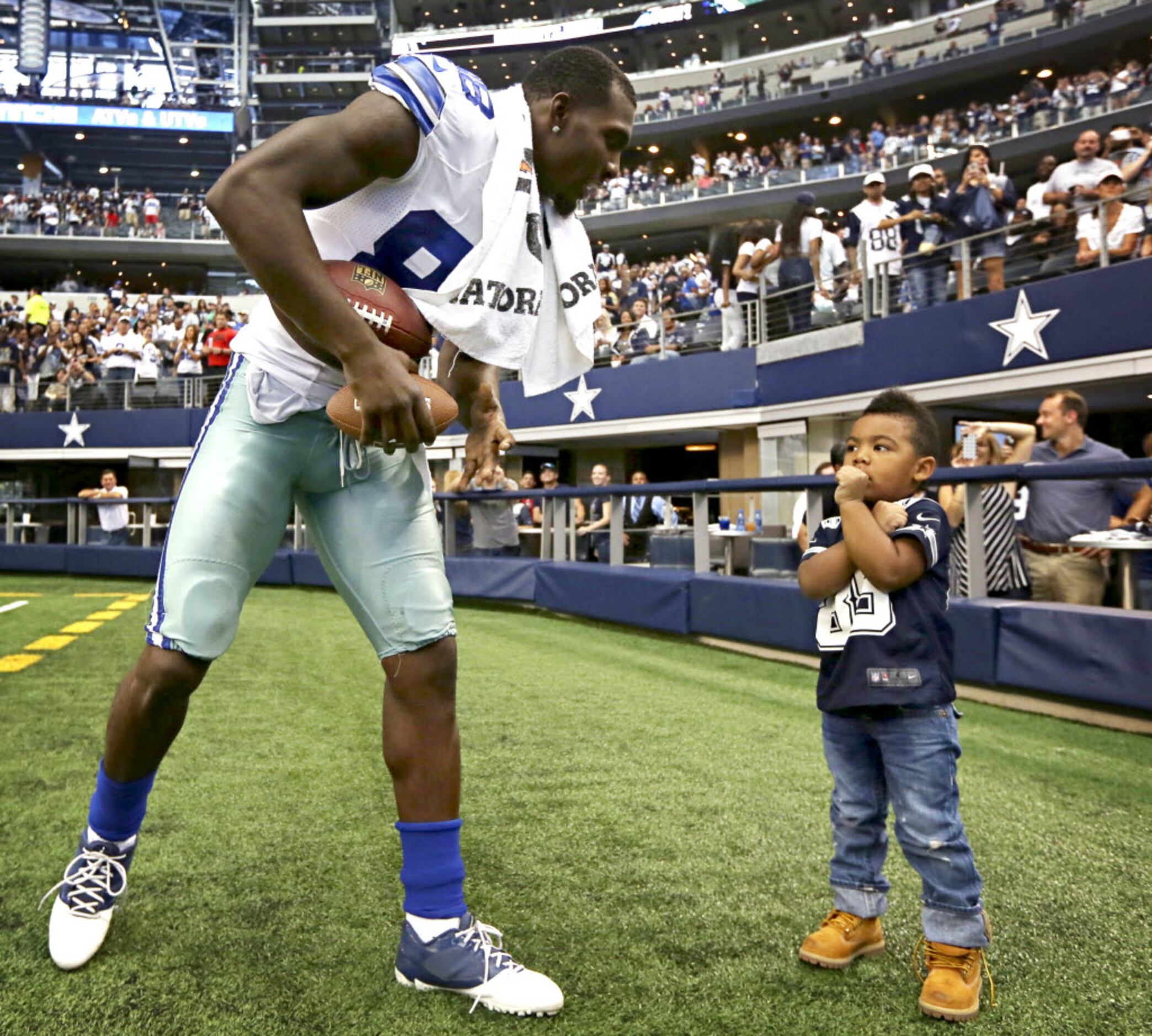 Dallas Cowboys' Daughter-Dad Dynamic