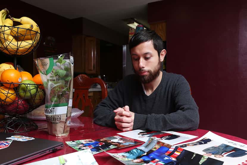 Juan Carlos Cerda, 28, tuvo que buscar otras formas de financiamiento para poder comprar su...