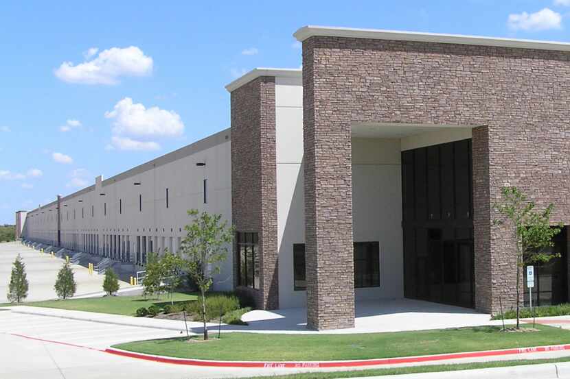 Thirty_One Gifts is opening its new national distribution center in Flower Mound.