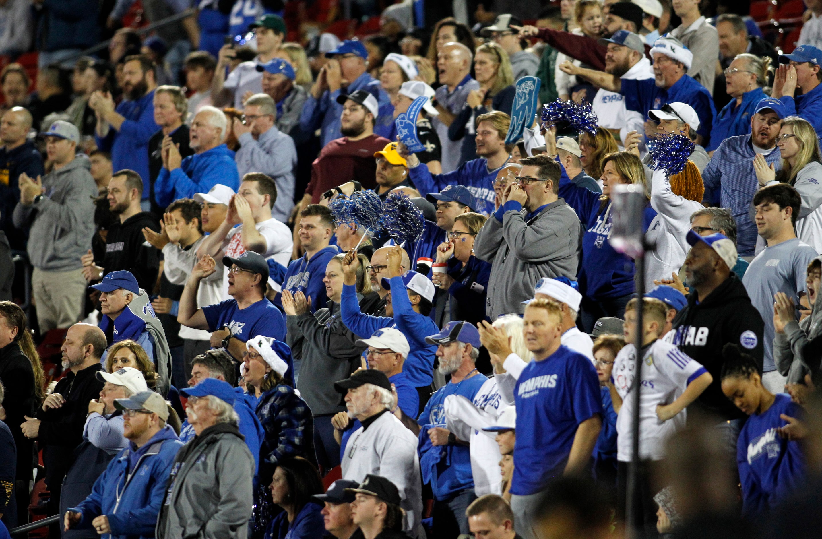 Memphis fans show their support for the Tigers defense during first quarter action against...