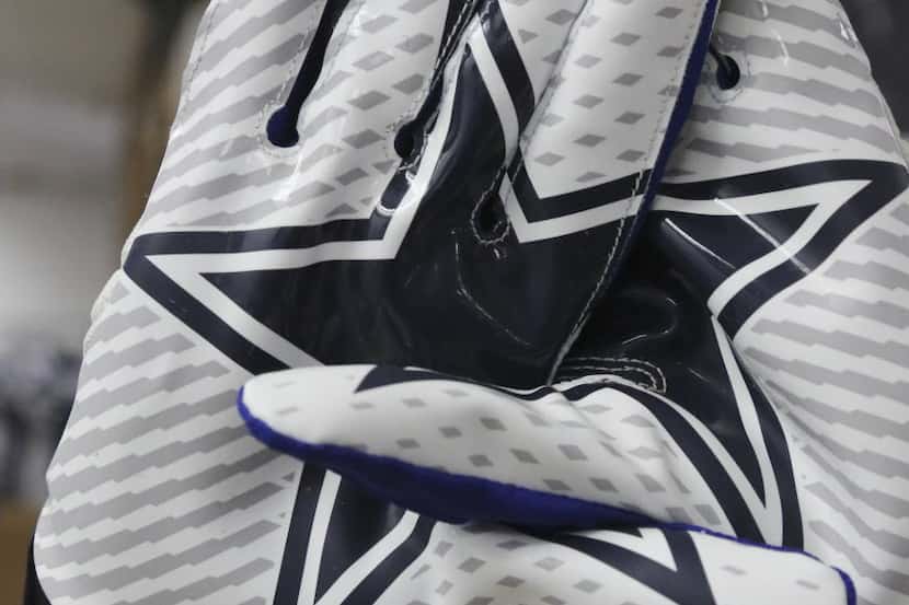 Dallas Cowboys Swag - Nike Vapor Jet Lock Up Gloves in star formation. Image capture Friday...