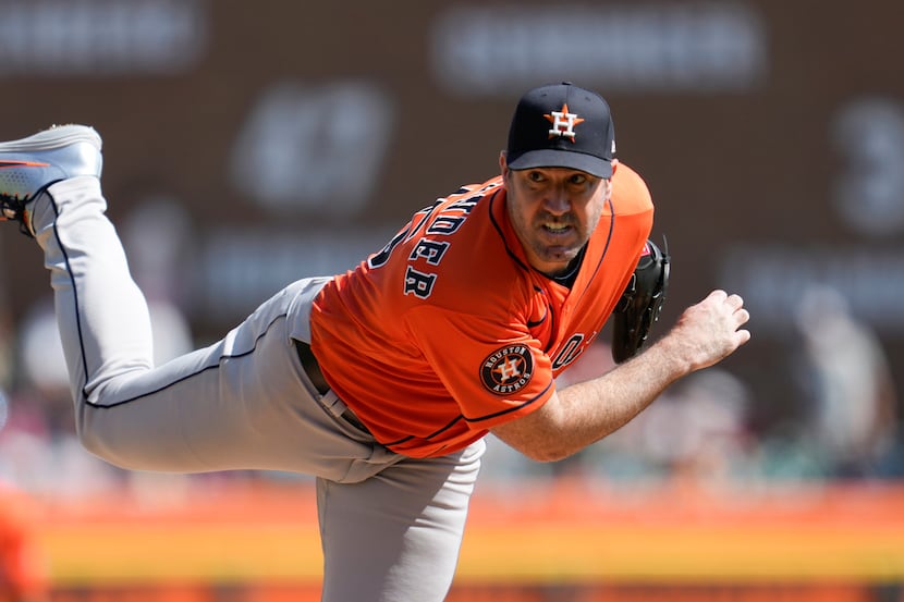 Houston Astros pitcher Justin Verlander throws against the Detroit Tigers in the fifth...