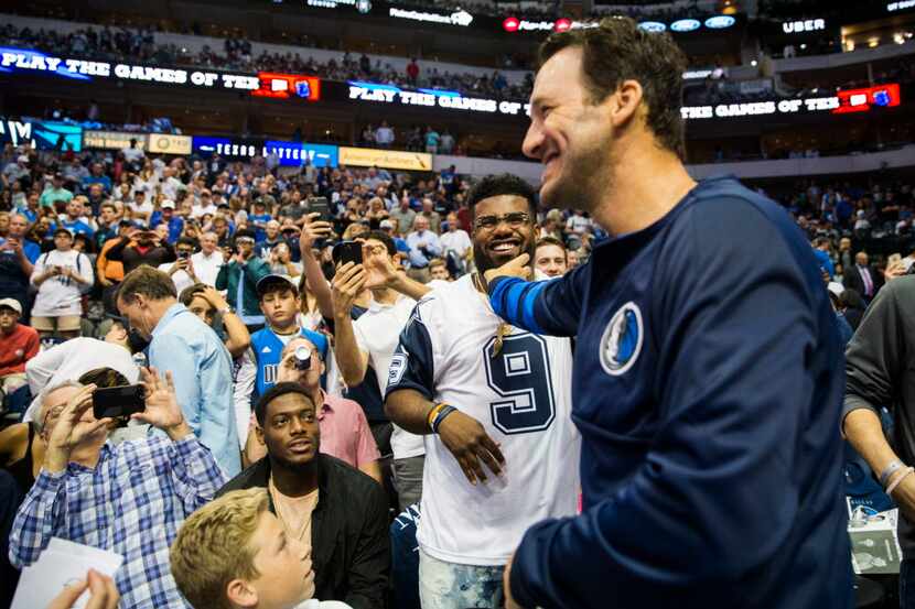 Former Dallas Cowboys quarterback Tony Romo teases Dallas Cowboys running back Ezekiel...