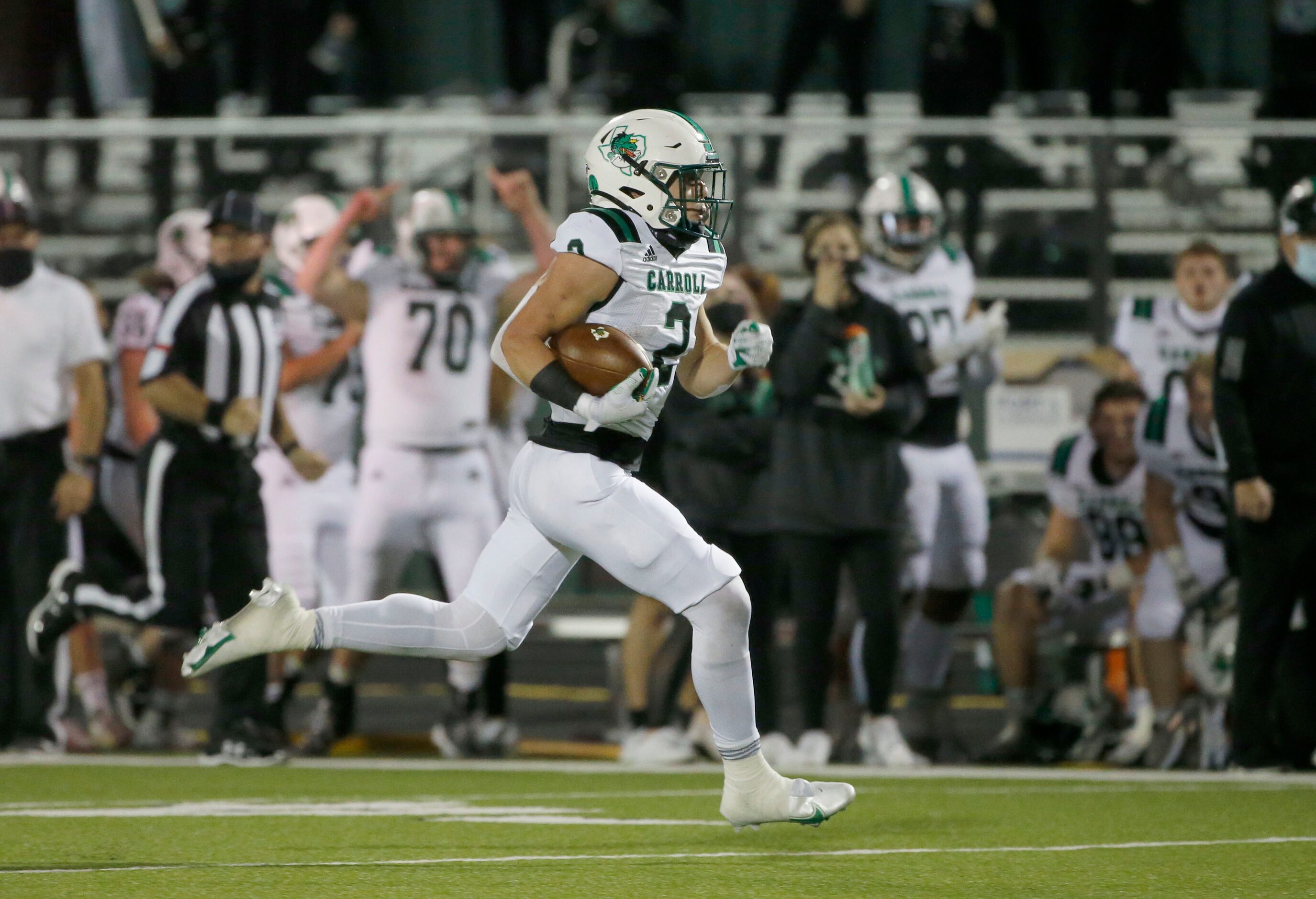 Southlake Carroll running back Owen Allen (2) runs for a touchdown against Keller Central...