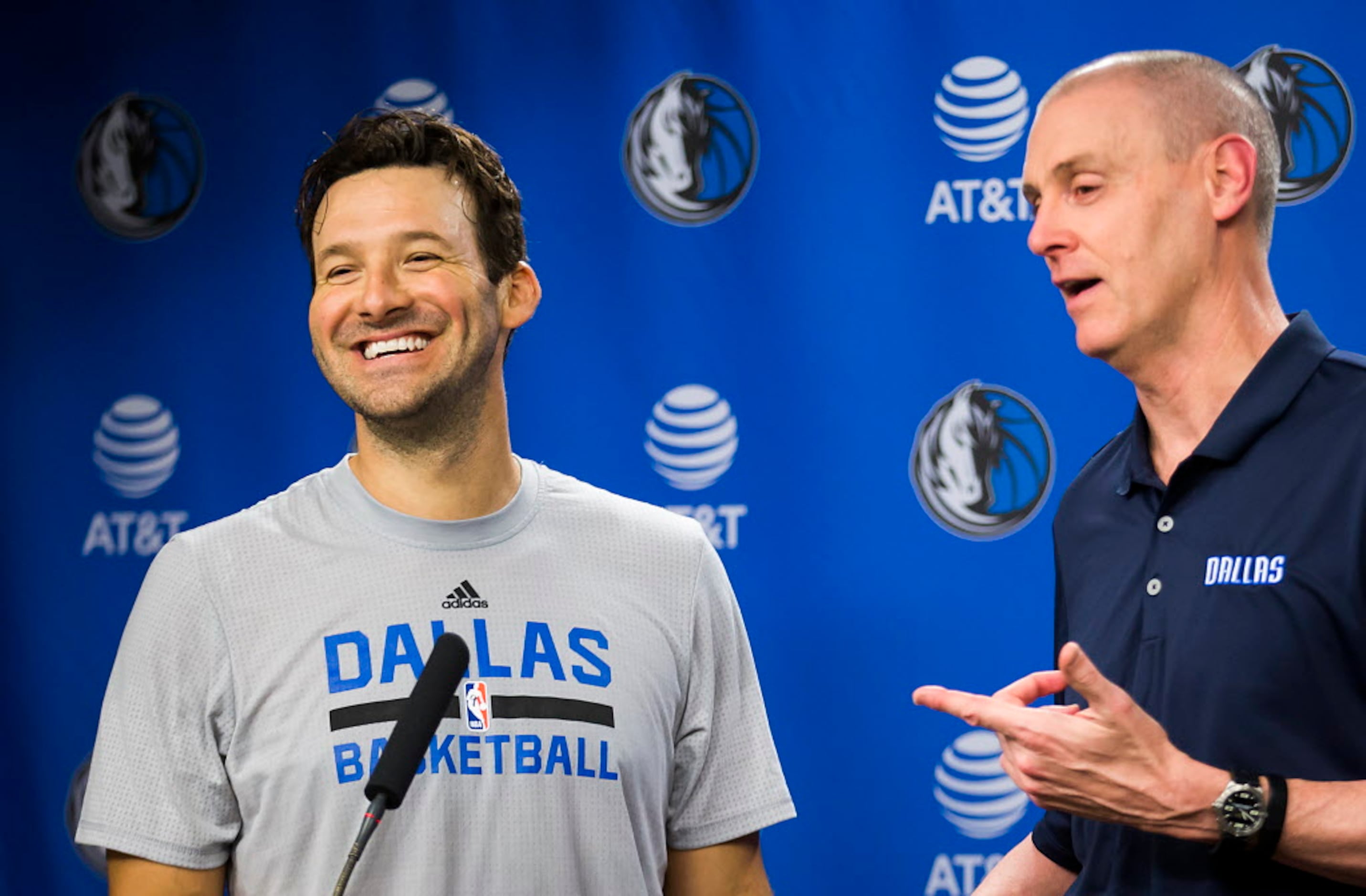 Those No. 9 Tony Romo Mavericks jerseys? They sold out before end of first  quarter