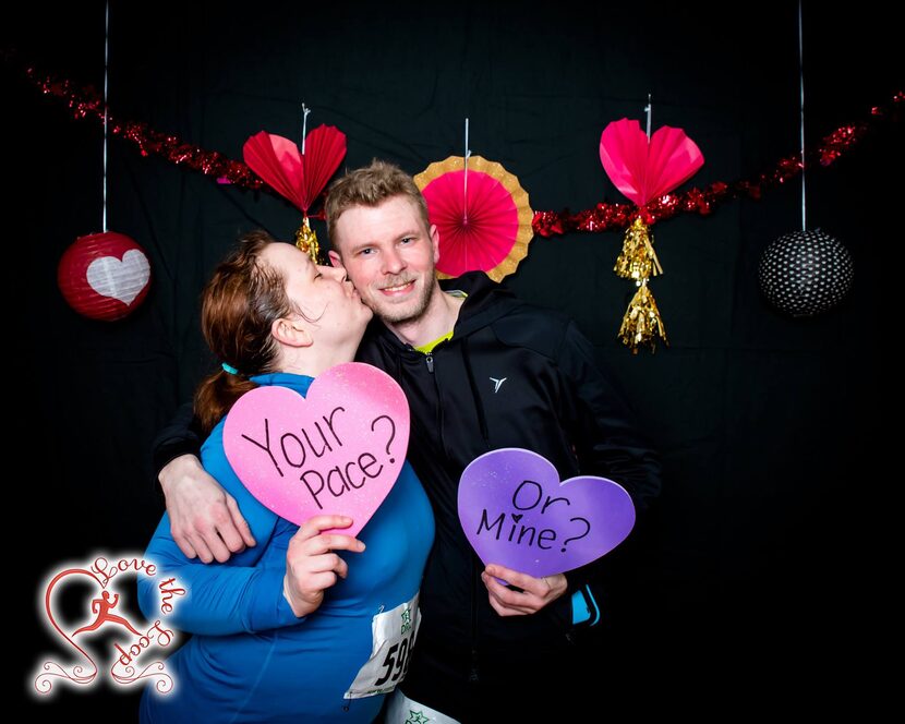 Erica Yarbrough and Geoff Fuller warm up for the race with a pre-Valentine's Day kiss.  DRC...