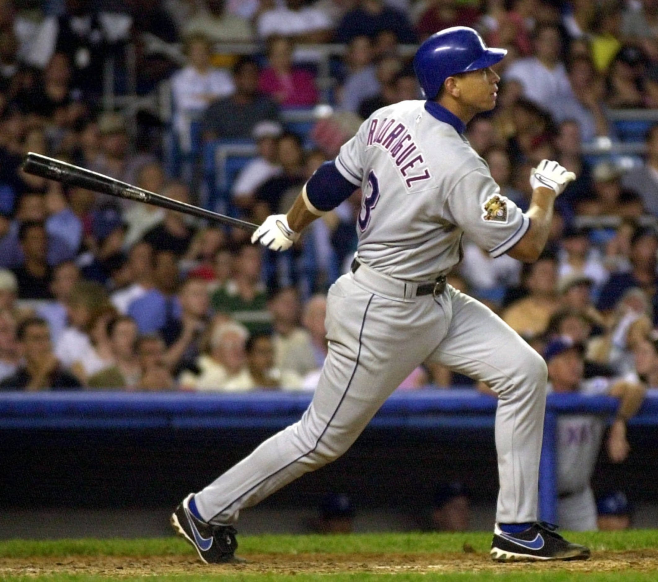 Watch a very young Alex Rodriguez compete in a 1996 home run derby