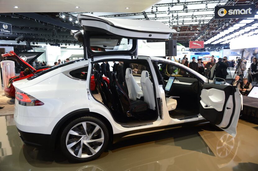  Tesla Model X