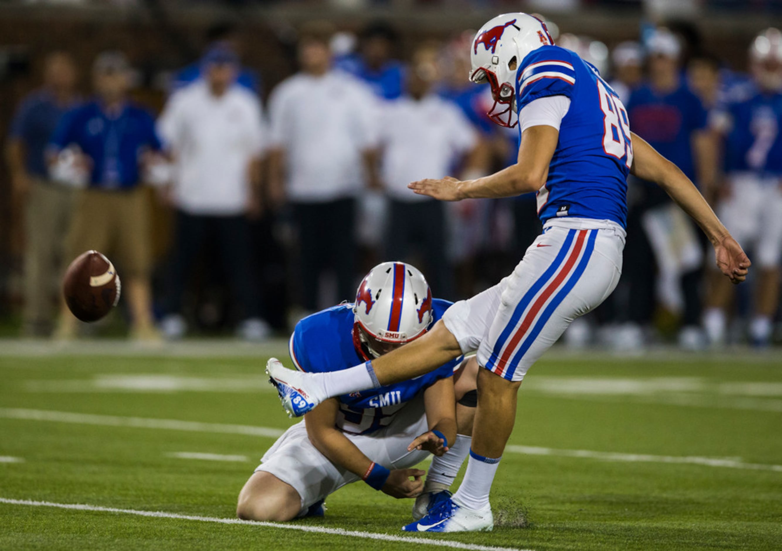 SMU Mustangs place kicker Kevin Robledo (89) kicks an extra point during the fourth quarter...