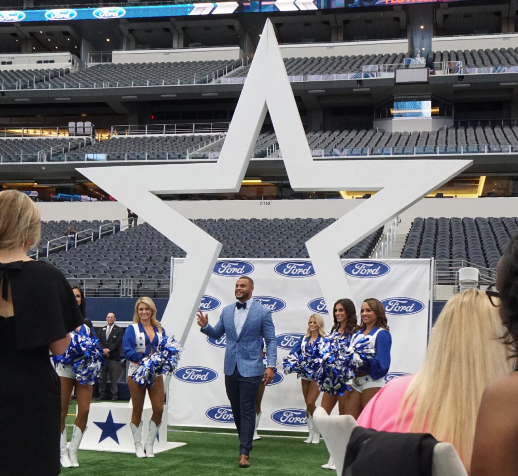 Jon Machota on X: Dak Prescott's pregame suit (Photo: @dallascowboys)   / X