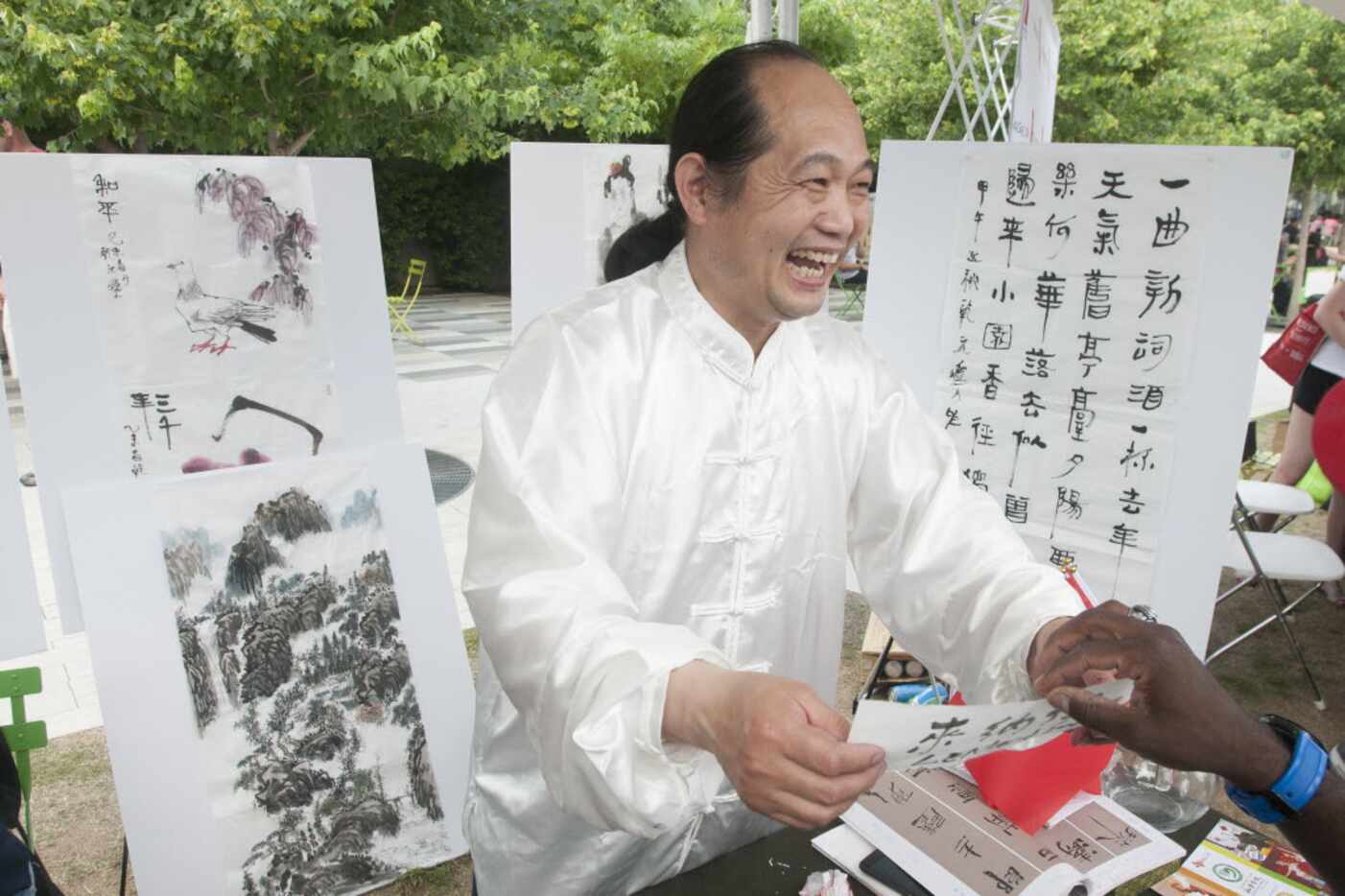 Dr. Zhang Qianyuan, Chinese director of the Confucius Institute at UT Dallas wrote visitors...