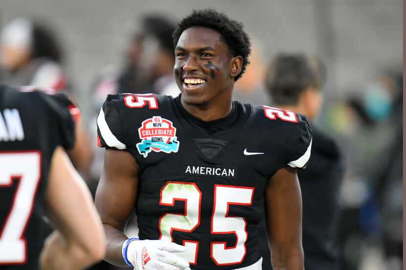 PASADENA, CA - JANUARY 29: American Team DB Daron Bland (25) of Fresno State with his helmet...