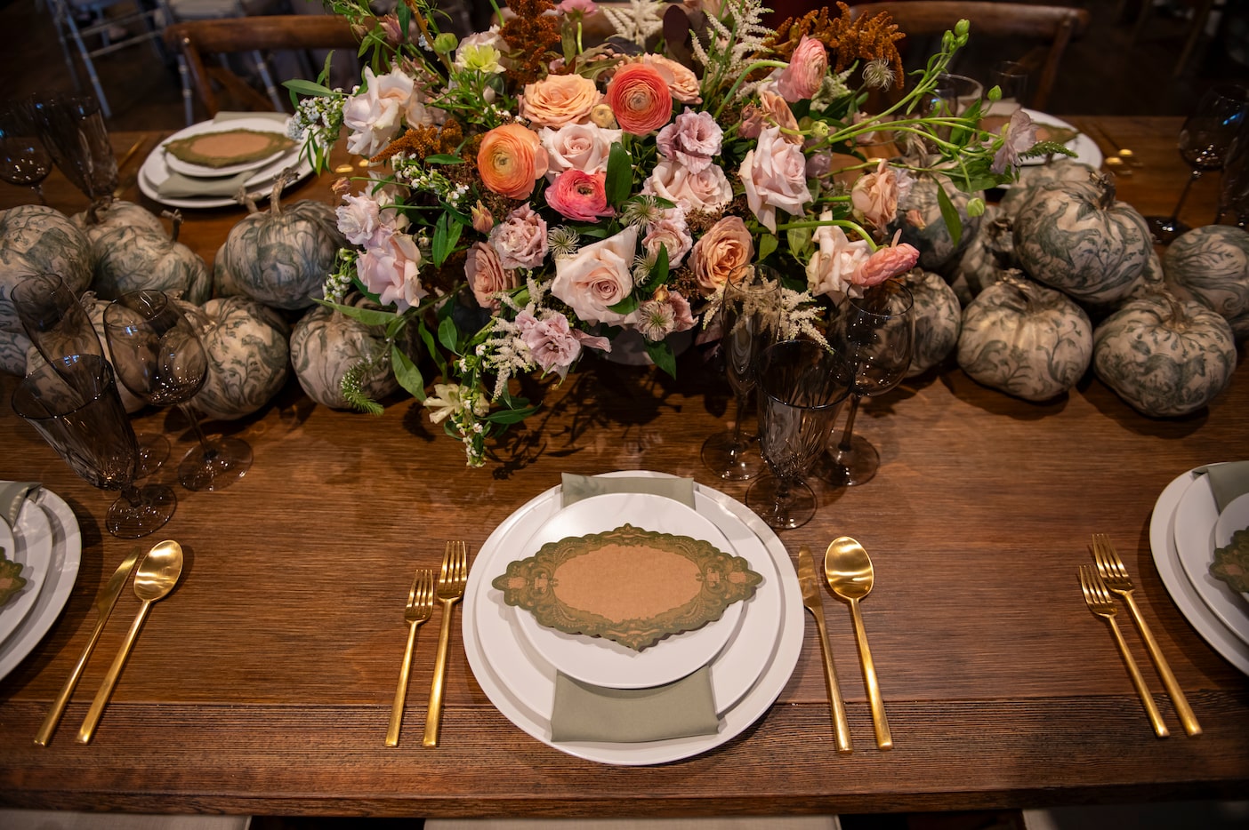 Thanksgiving table