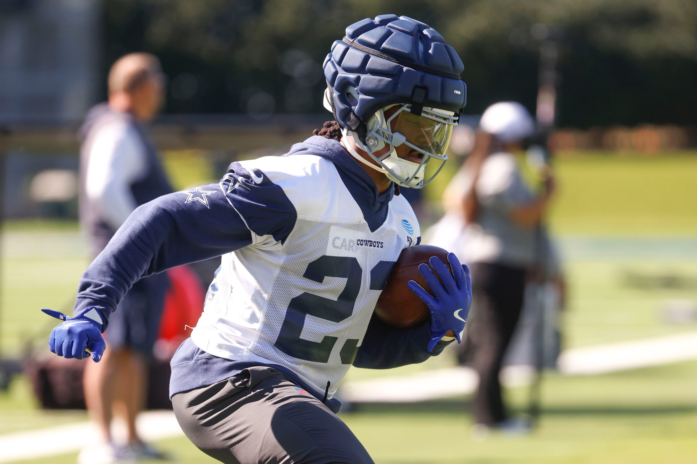 Dallas Cowboys running back Rico Dowdle takes part during a team practice on Wednesday, Nov....