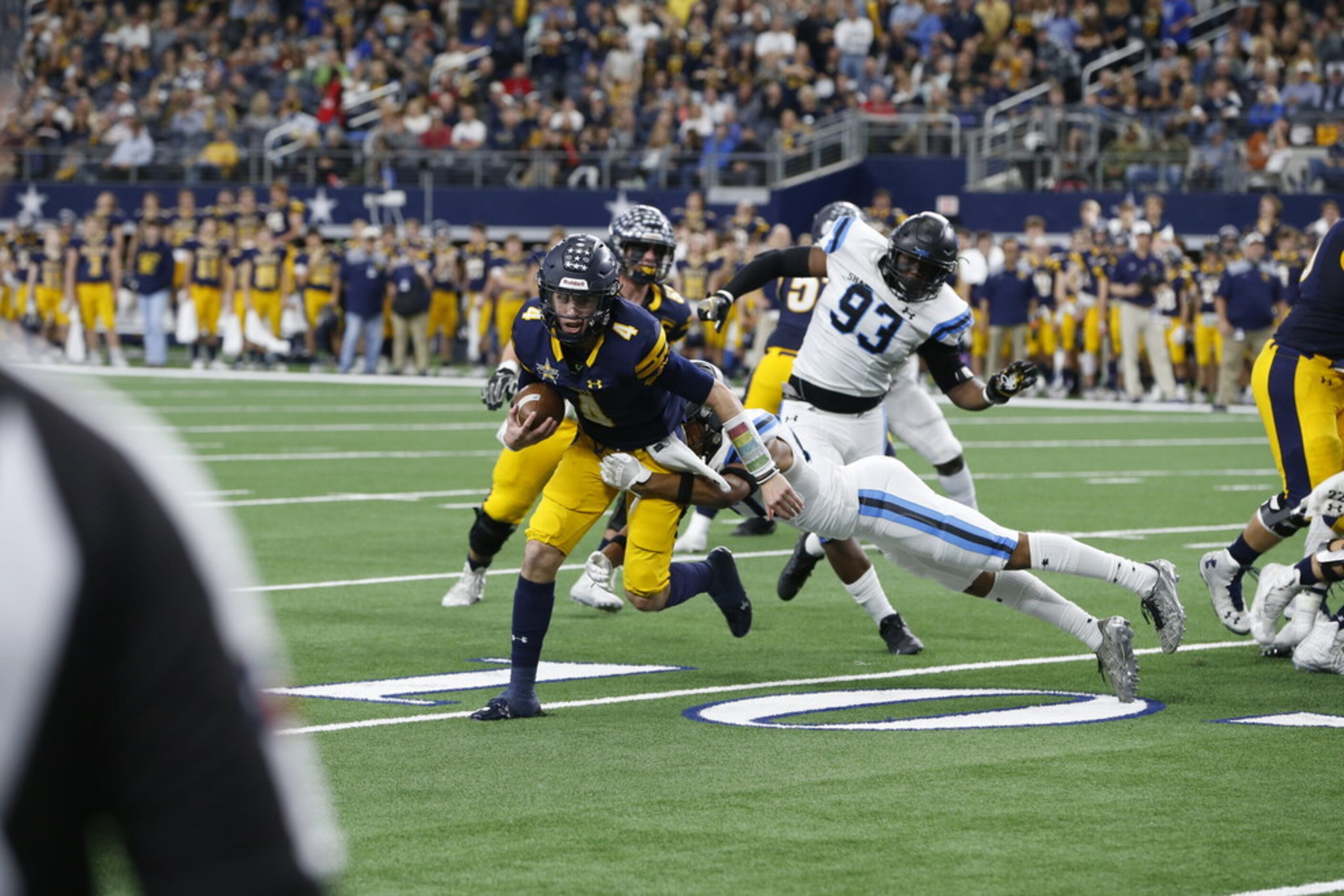 Highland Park's Chandler Morris runs the ball during the second half against Shadow Creek in...