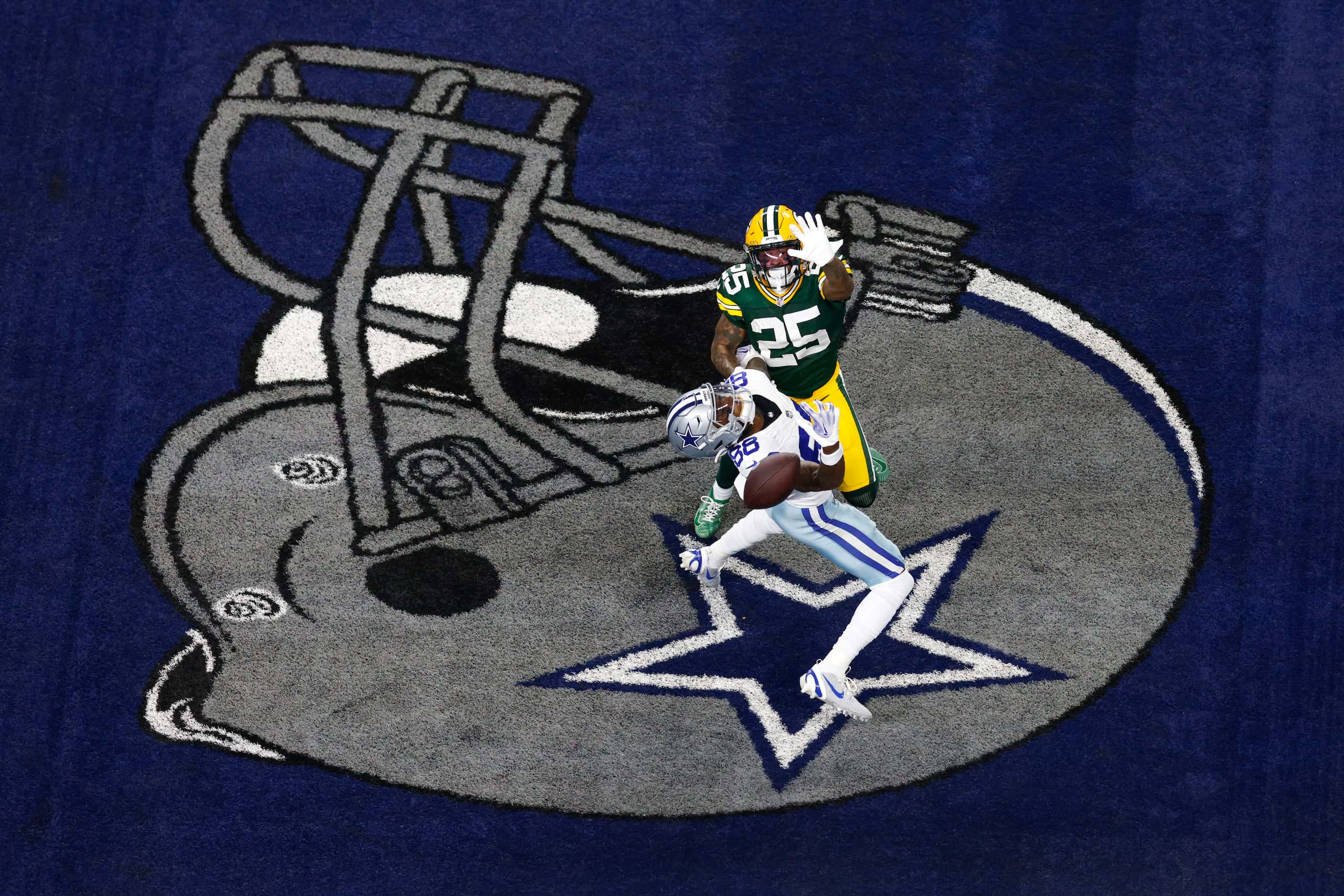 Dallas Cowboys wide receiver CeeDee Lamb (88) fails to complete a catch against Green Bay...