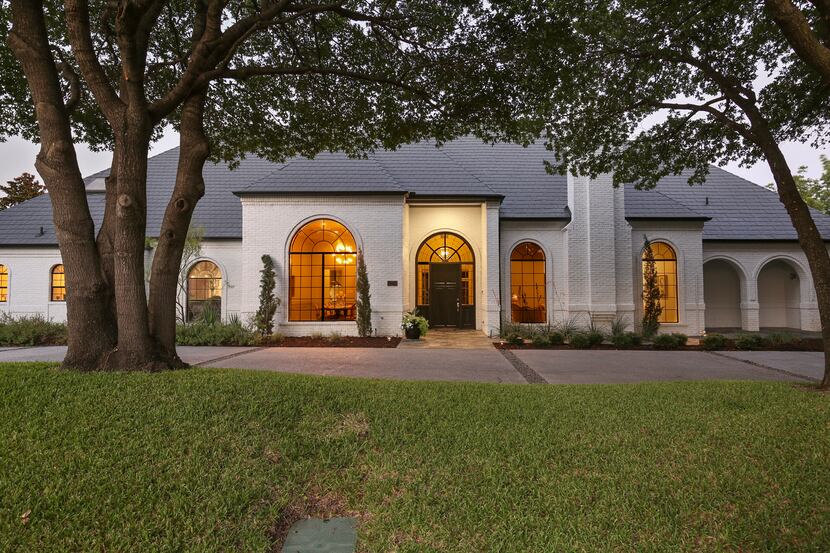 Take a look at the home at 14208 Hughes Lane in Dallas.