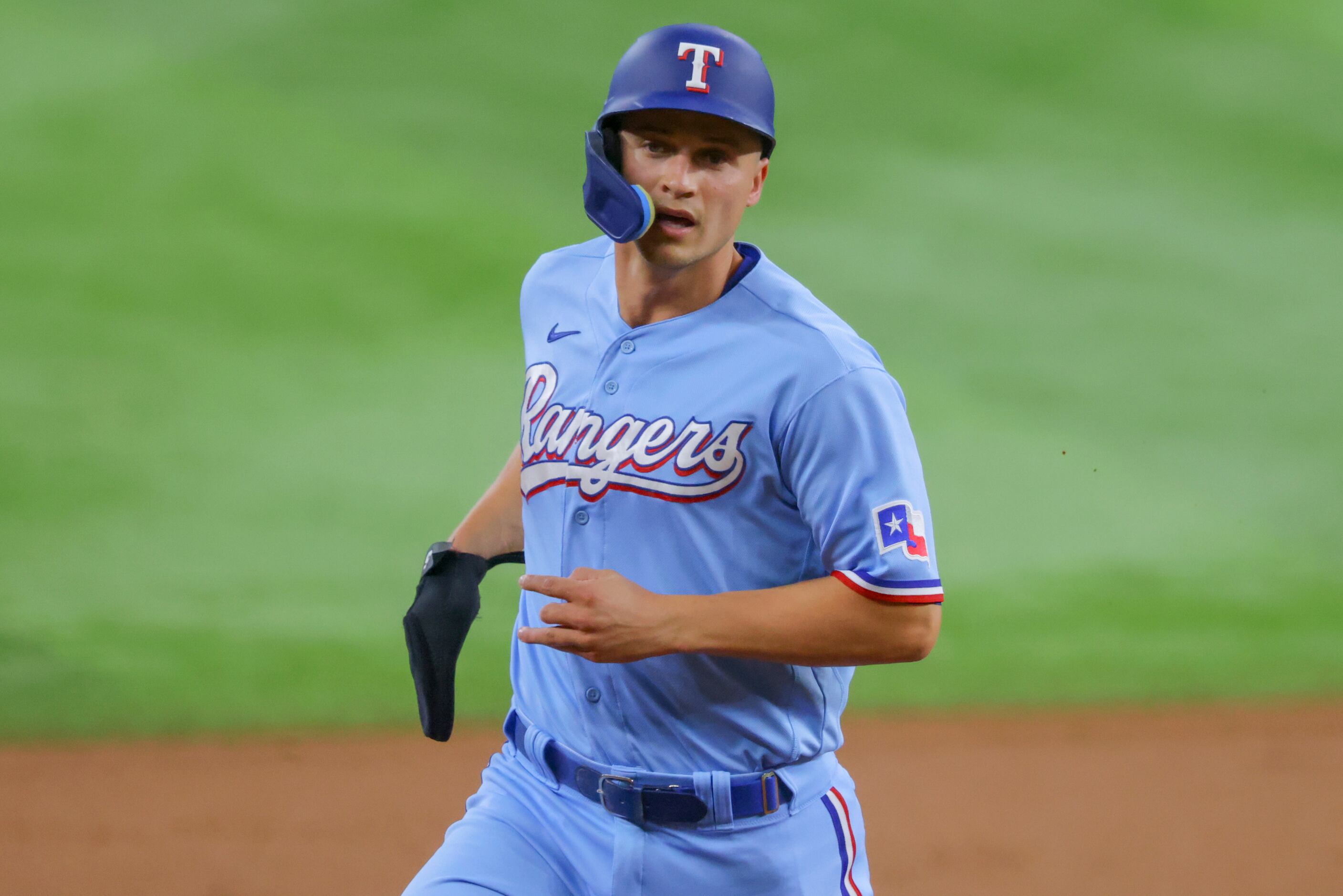 10 things to know about Rangers' Corey Seager, like his adorable dog and  big contract