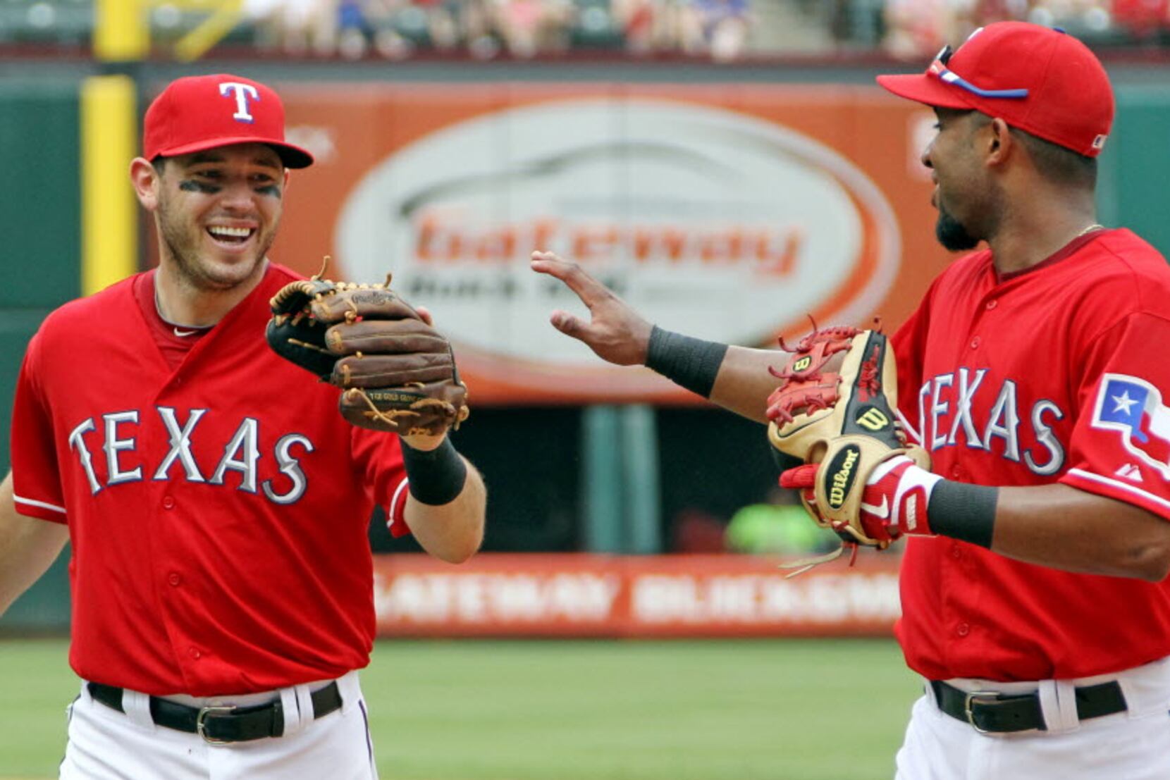 Elvis Andrus joins exclusive 2,000 hit club - AS USA