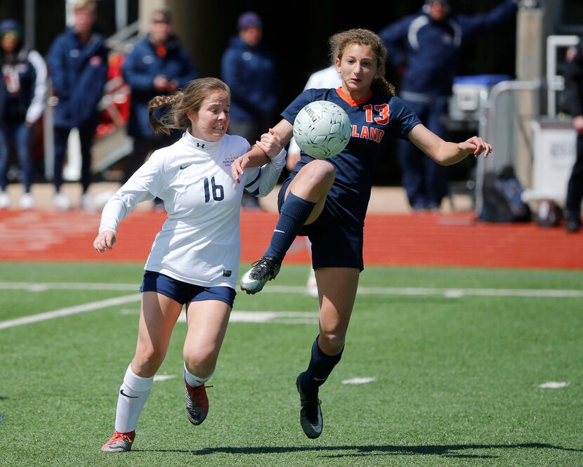 Highland Park's Sarah O'Neal (16) defends Frisco Wakeland's Hannah Mandell (13) during...