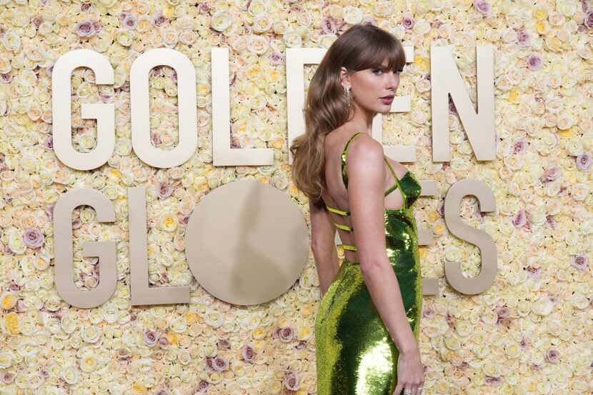 Taylor Swift a su llegada a la 81a entrega de los Golden Globes, el domingo 7 de enero de...