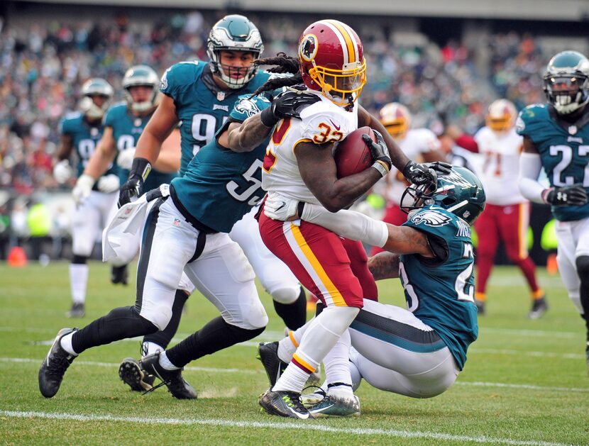 PHILADELPHIA, PA - DECEMBER 11: Robert Kelley #32 of the Washington Redskins rushes en route...