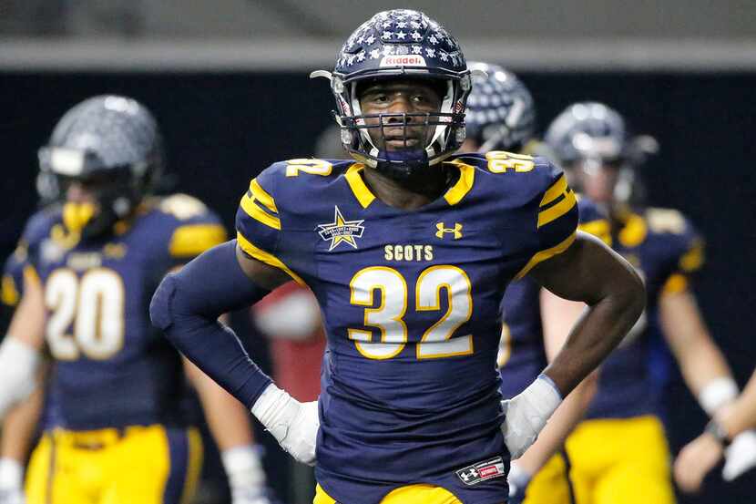 Highland Park defensive lineman Prince Dorbah (32) is pictured during the Highland Park...