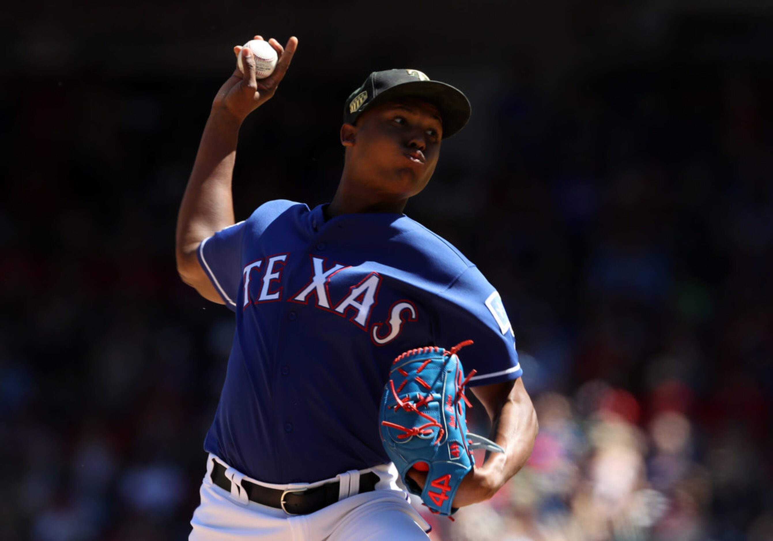 ARLINGTON, TEXAS - MAY 19:  Jose Leclerc #25 of the Texas Rangers throws against the St....