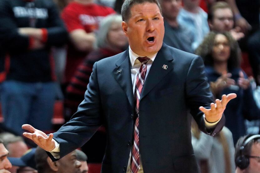 Texas Tech coach Chris Beard reacts to a play during the second half of the team's NCAA...