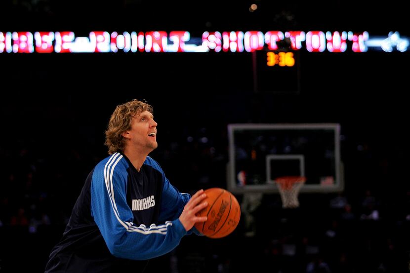 NEW ORLEANS - FEBRUARY 16: Dirk Nowitzki of the Dallas Mavericks warms up for the Foot...