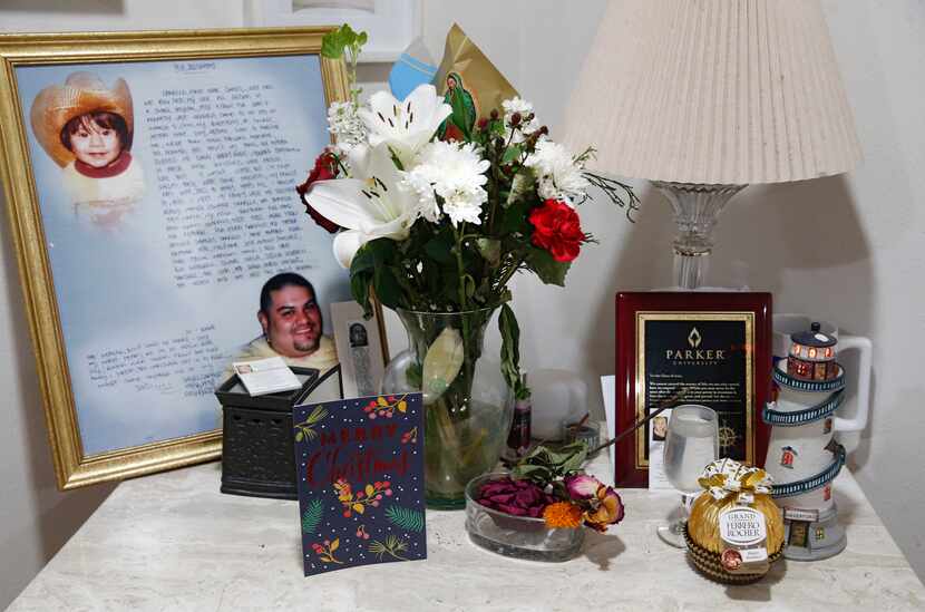 Claudio Sánchez creó un altar para su prometida Blanca C. León.
