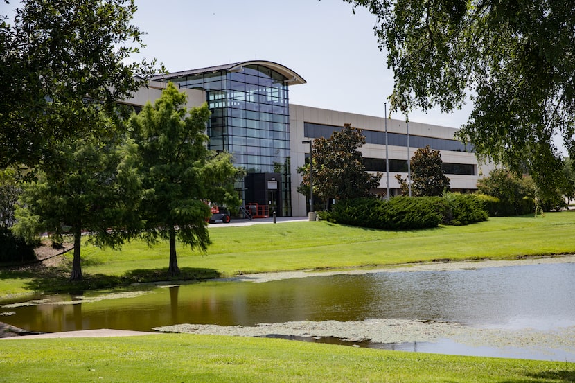 The exterior of 2901 Kinwest Parkway in Irving.