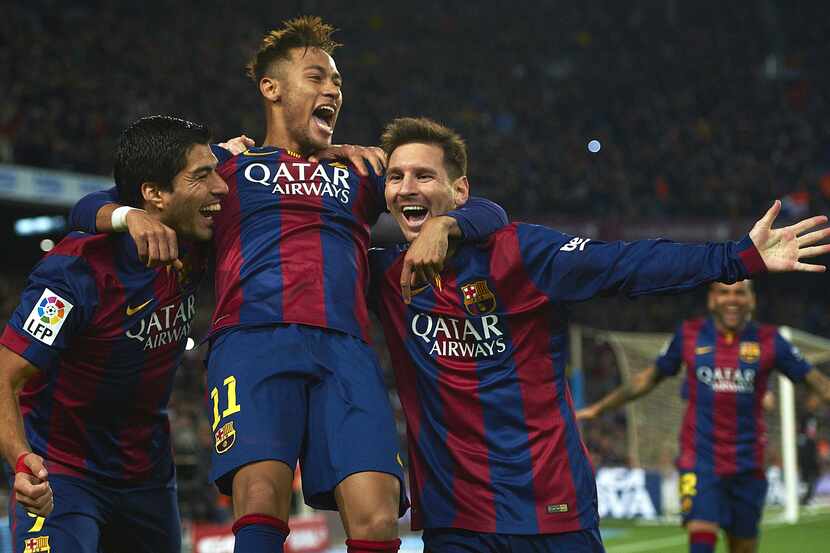Lionel Messi (der.), Neymar (centro) y Luis Suárez han anotado más del 70% de los goles del...
