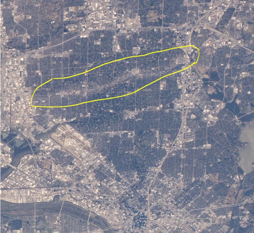 Está imagen de la NASA revela el tramo por donde pasó el tornado de octubre.N