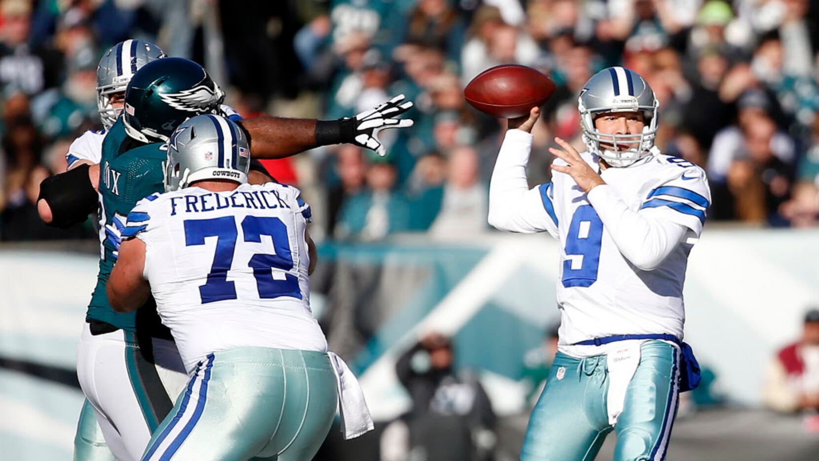 Recap: Cowboys play it safe in loss to Eagles; Romo scores lone TD