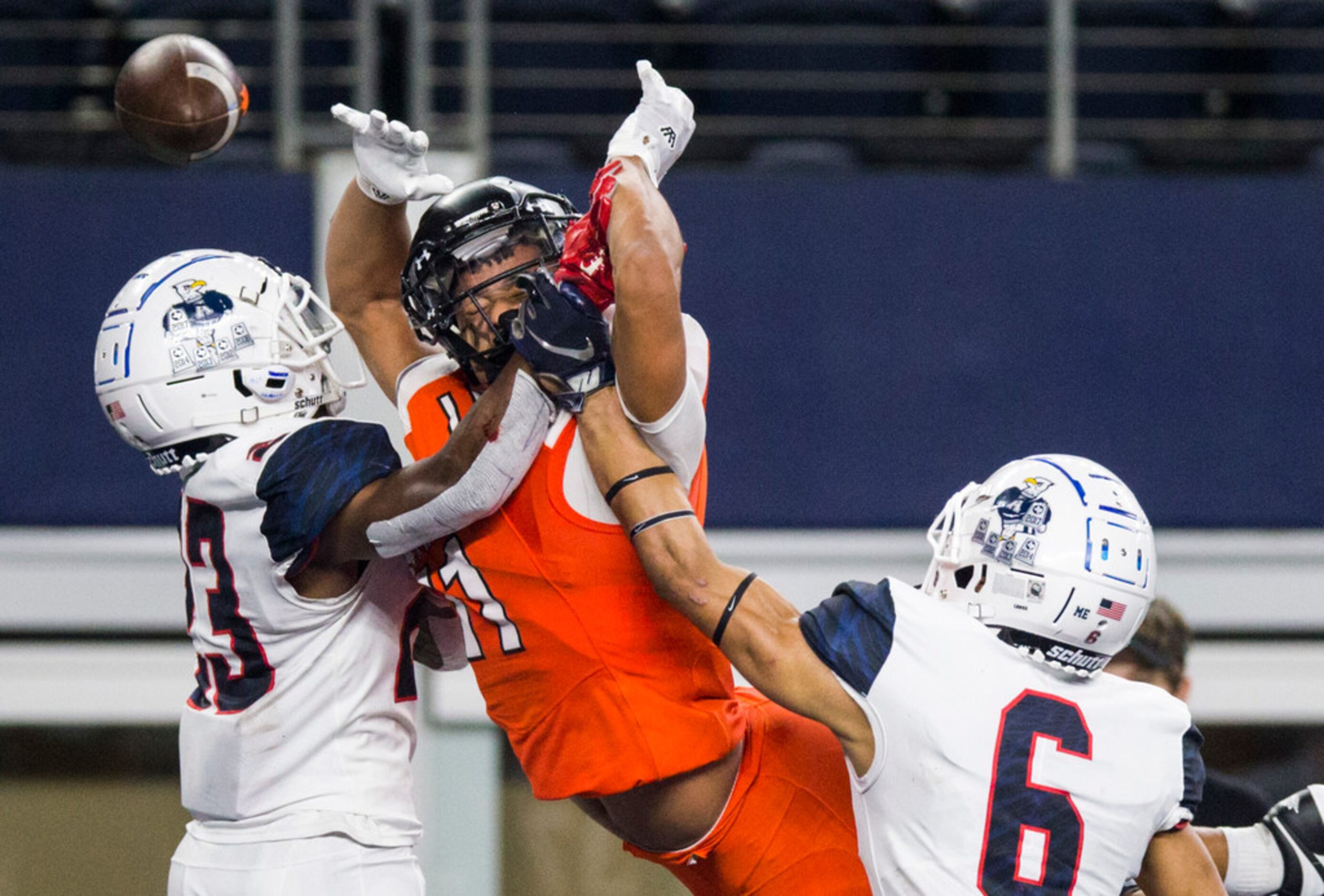 Rockwall wide receiver Jaxon Smith-Njigba (11) misses a pass in the end zone with Allen...