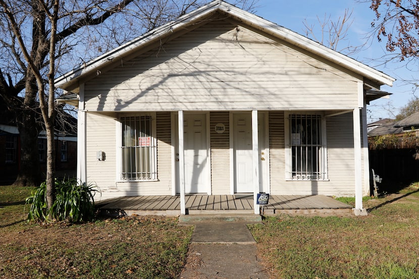 This is the house on North Winnetka Avenue where, 87 years ago this very week, Clyde Barrow...