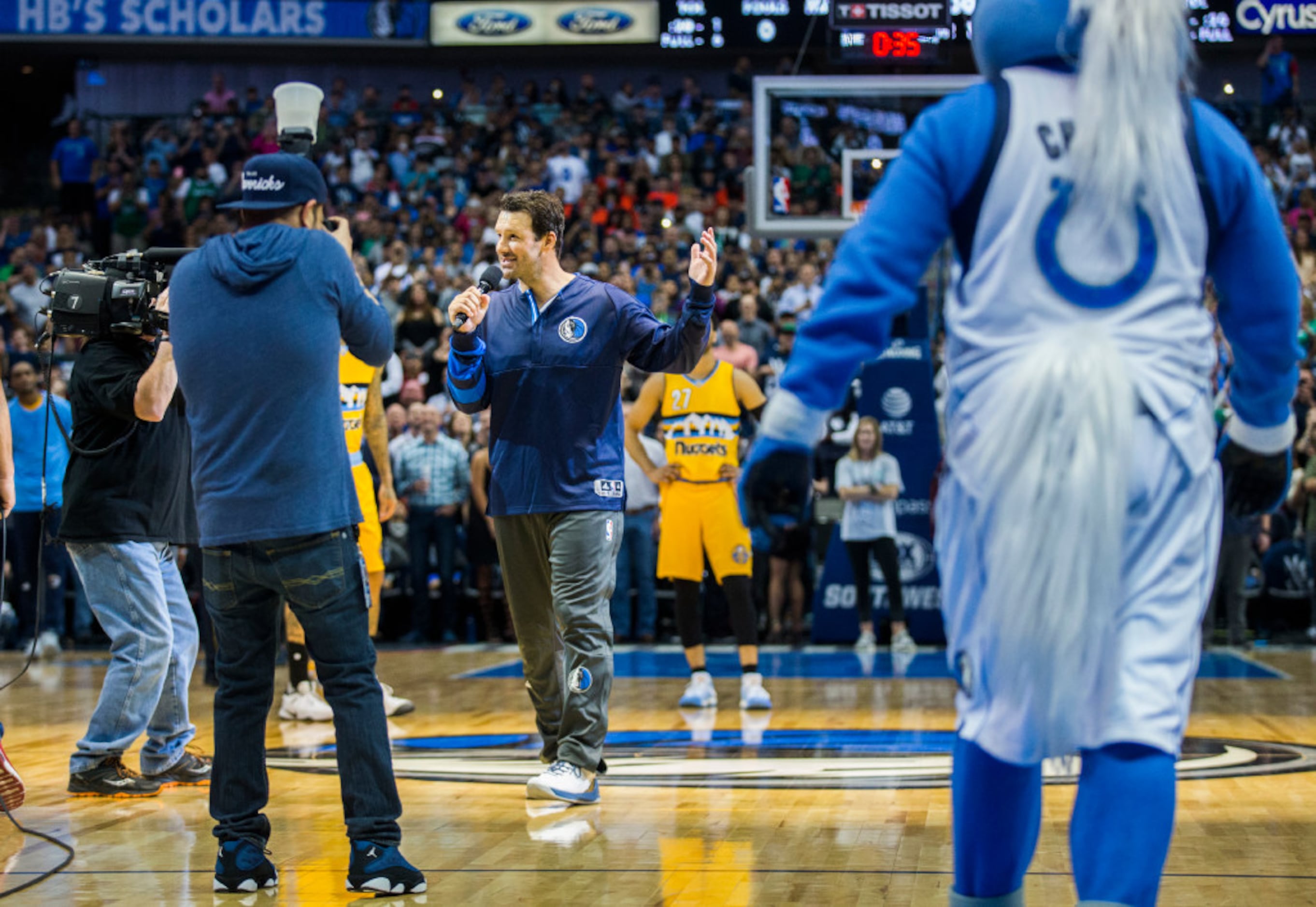 Tony Romo's NBA Debut – Texas Monthly