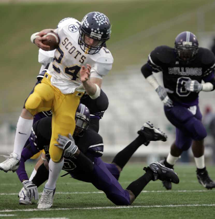 ORG XMIT: *S1924E307* 12/15/07 - Everman's Barry Browning (10) tries to stop Highland Park's...