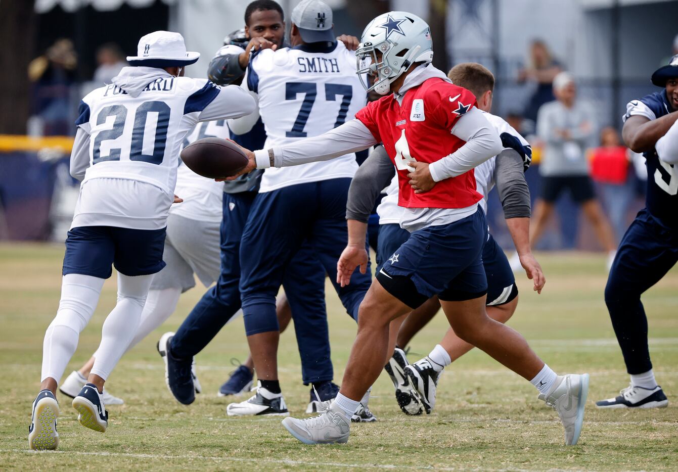 Cowboys' practice focus shifted when Rico Dowdle, Aaron Shampklin landed in  COVID protocol