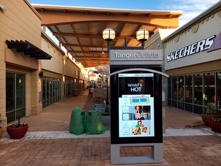 TangerOutlets opens its doors to Fort Worth shoppers; Nike, Cole Haan, H&M  among the 70 stores